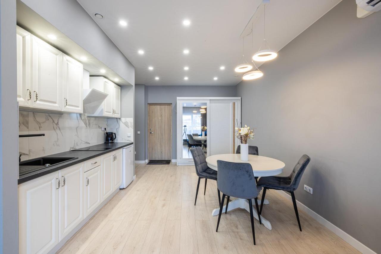 Dharma Stay Apartamentai Su Terasa Ir Vaizdu I Miesta Тельшяй Экстерьер фото