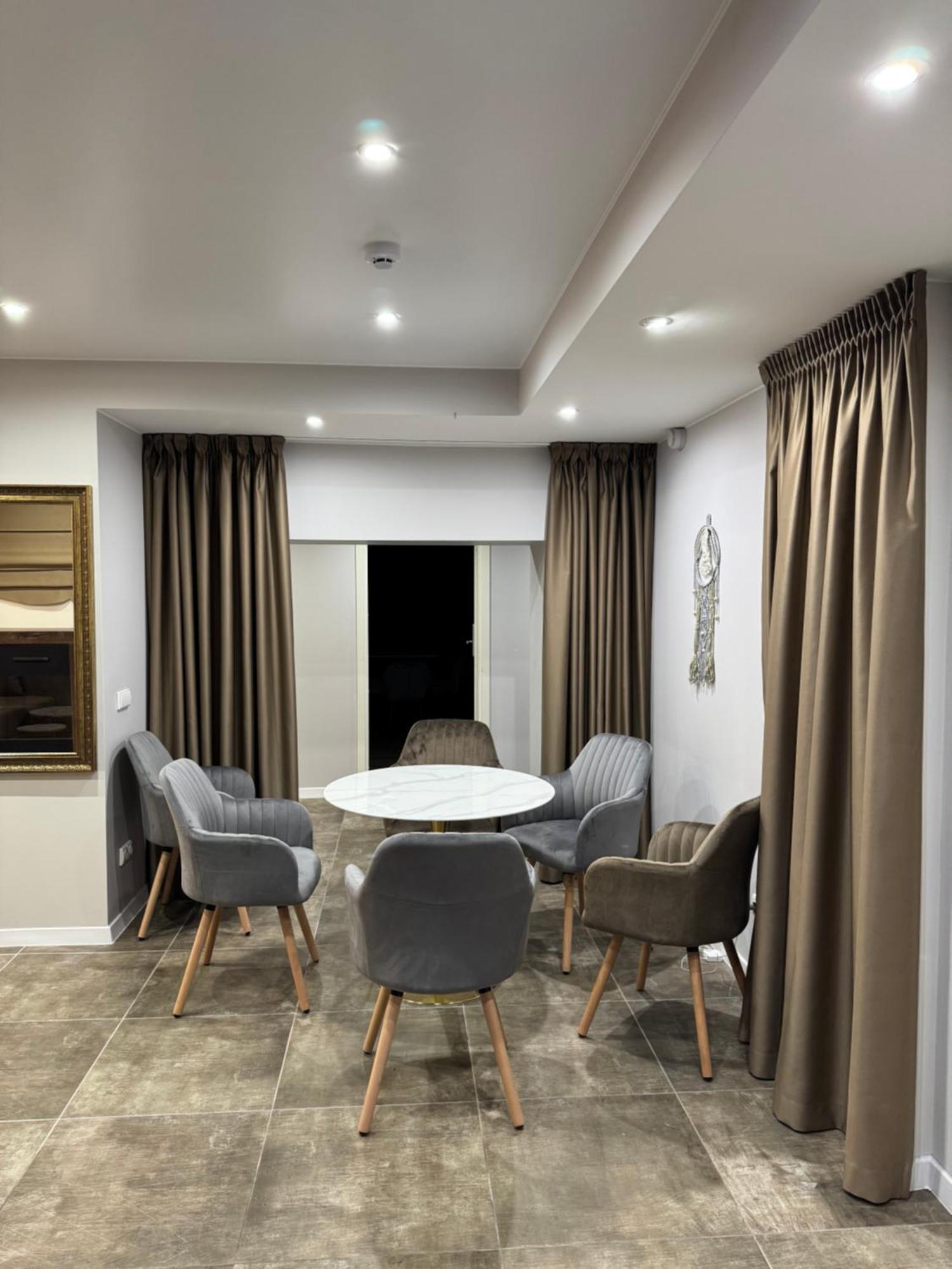 Dharma Stay Apartamentai Su Terasa Ir Vaizdu I Miesta Тельшяй Экстерьер фото